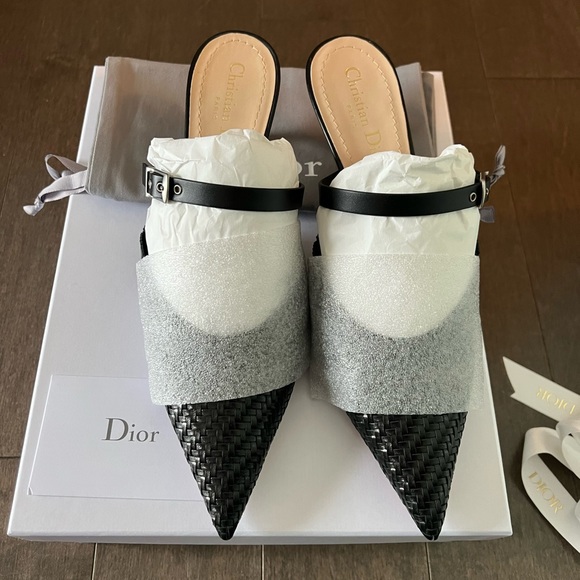 Brand new CHRISTIAN DIOR Lambskin Woven Teddy D Mule, size 39 - Picture 3 of 5